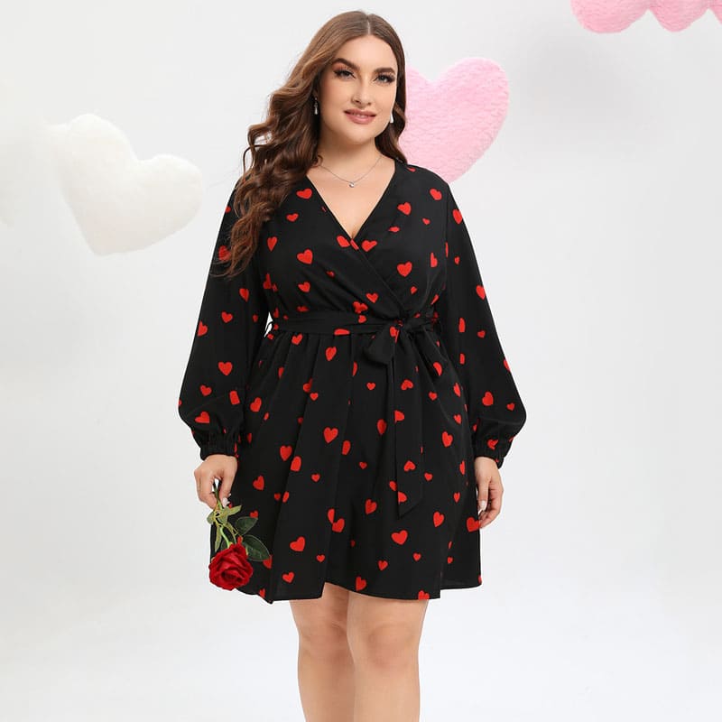 Vestido Curto Plus Size Coração Jenna