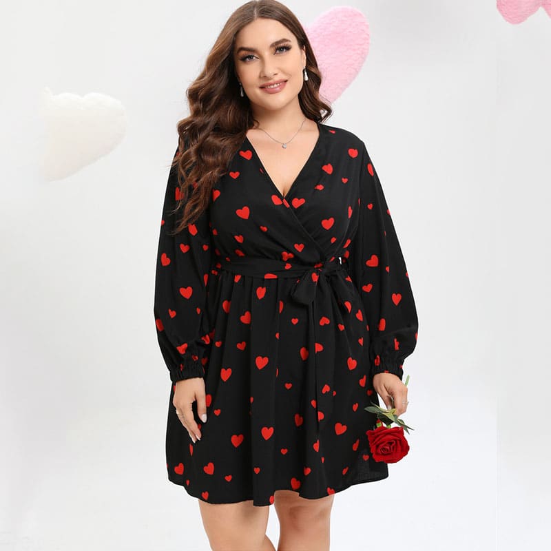 Vestido Curto Plus Size Coração Jenna