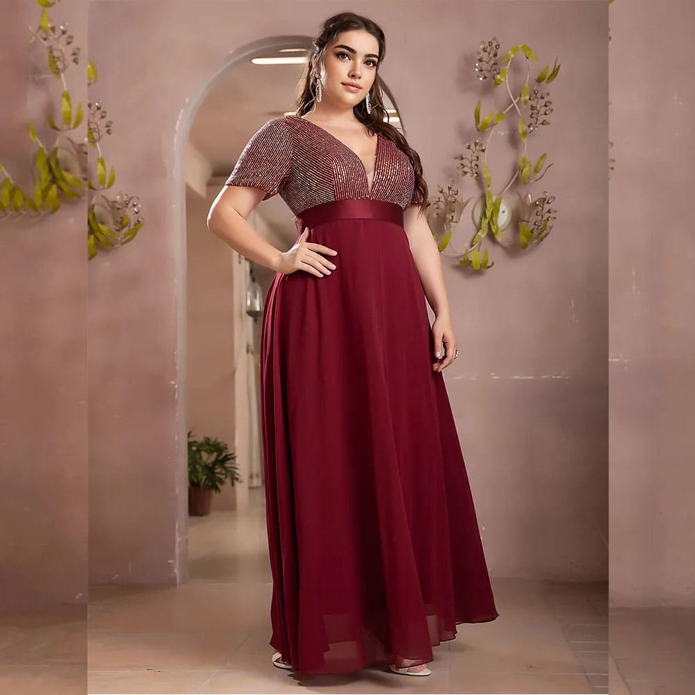 Vestido de Festa Plus Size Decote Profundo Malu