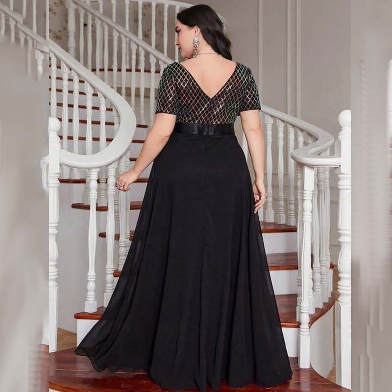 Vestido de Festa Plus Size Decote Profundo Malu