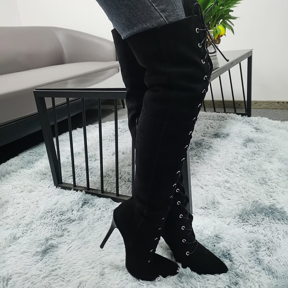 Bota Feminina Cano Longo Amarração Cruzada – Ponderada